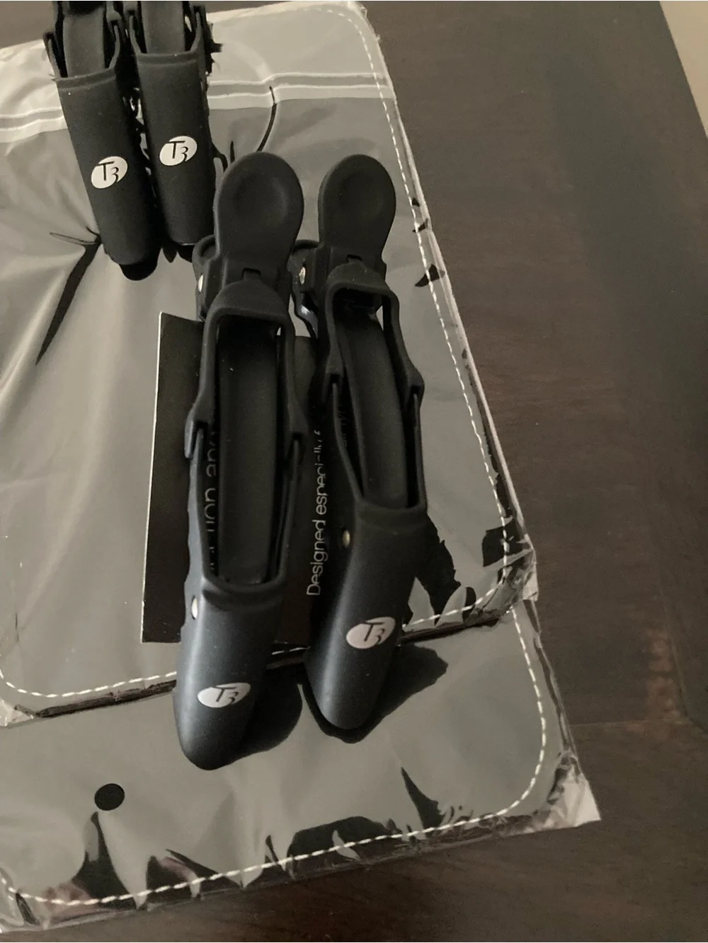 T3 curling iron with carring bag and 4 clips